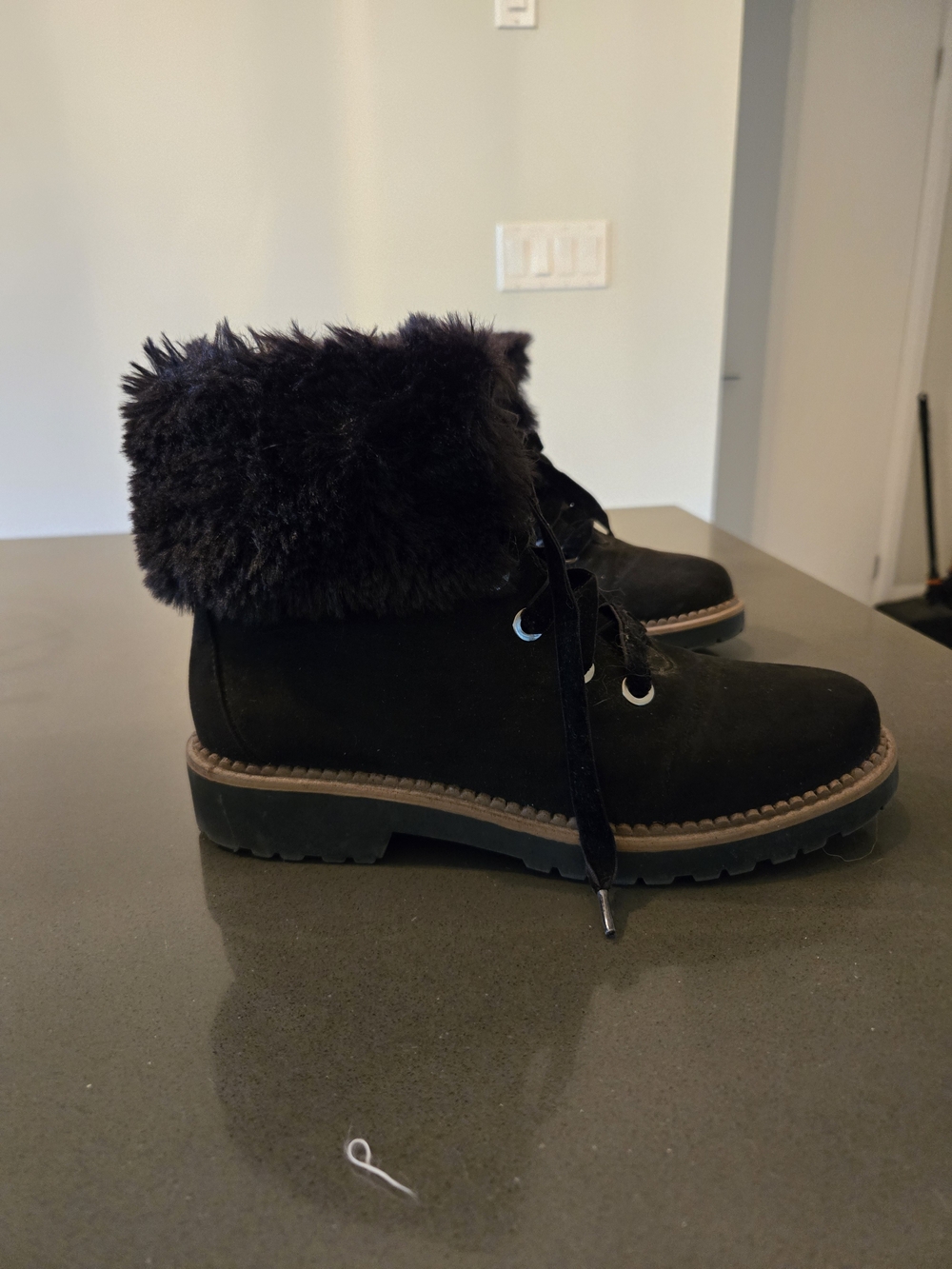 ESPRIT Women’s Faux-Fur Trim Black Winter Ankle Boots